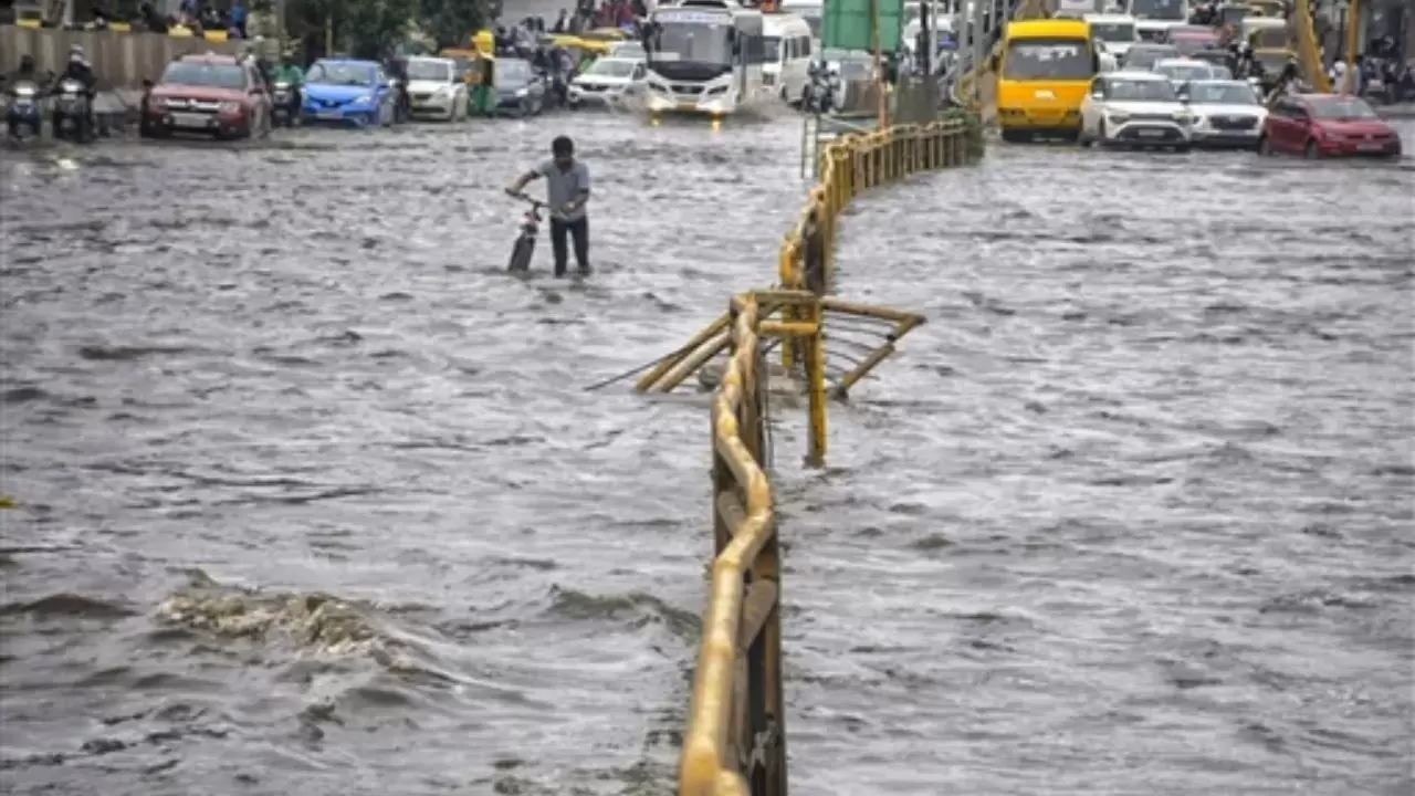 Heavy rains disrupt normal life in Bengaluru; death toll rises to 5