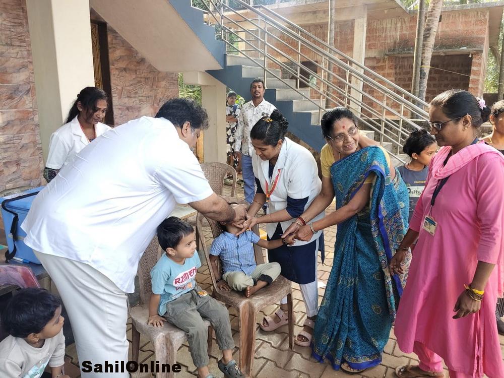 Pulse polio drive launched by minister Mankal Vaidya in Bhatkal and AC in Sirsi; 1,04,581 children targeted in the district