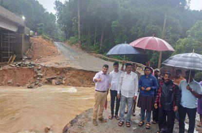 Heavy rain washes away temporary bridge near Sirsi; MLA and officials inspect site