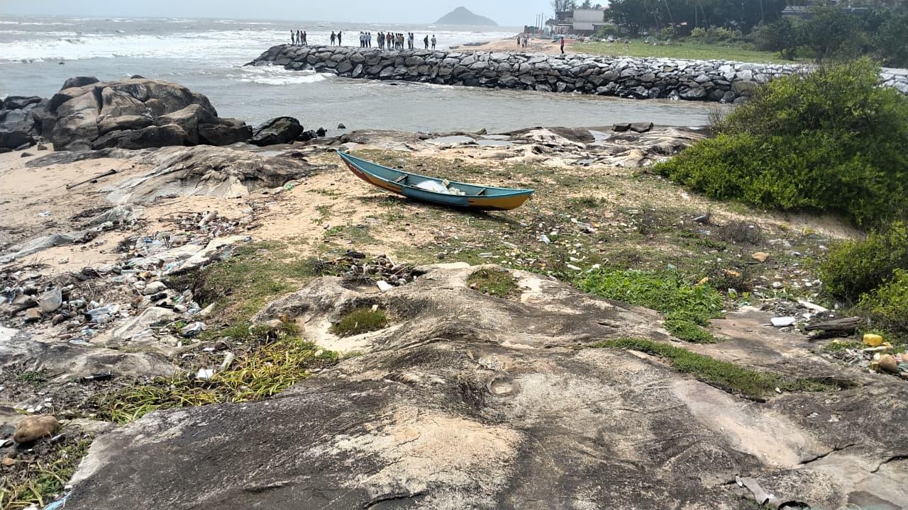 Fisherman missing after country boat capsizes off Bhatkal coast