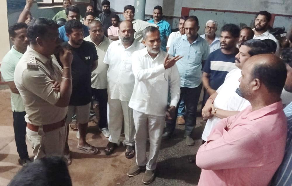 Bhatkal moral policing row: Hindutva leader booked after alleged abuse of police officers