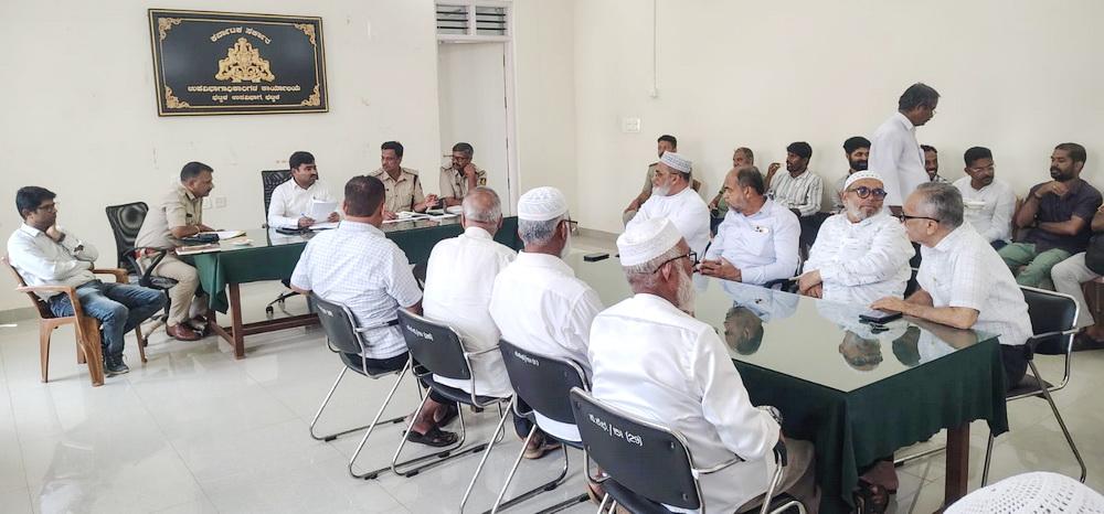Community Leaders Meet in Bhatkal to Promote Peace During Upcoming Festivals