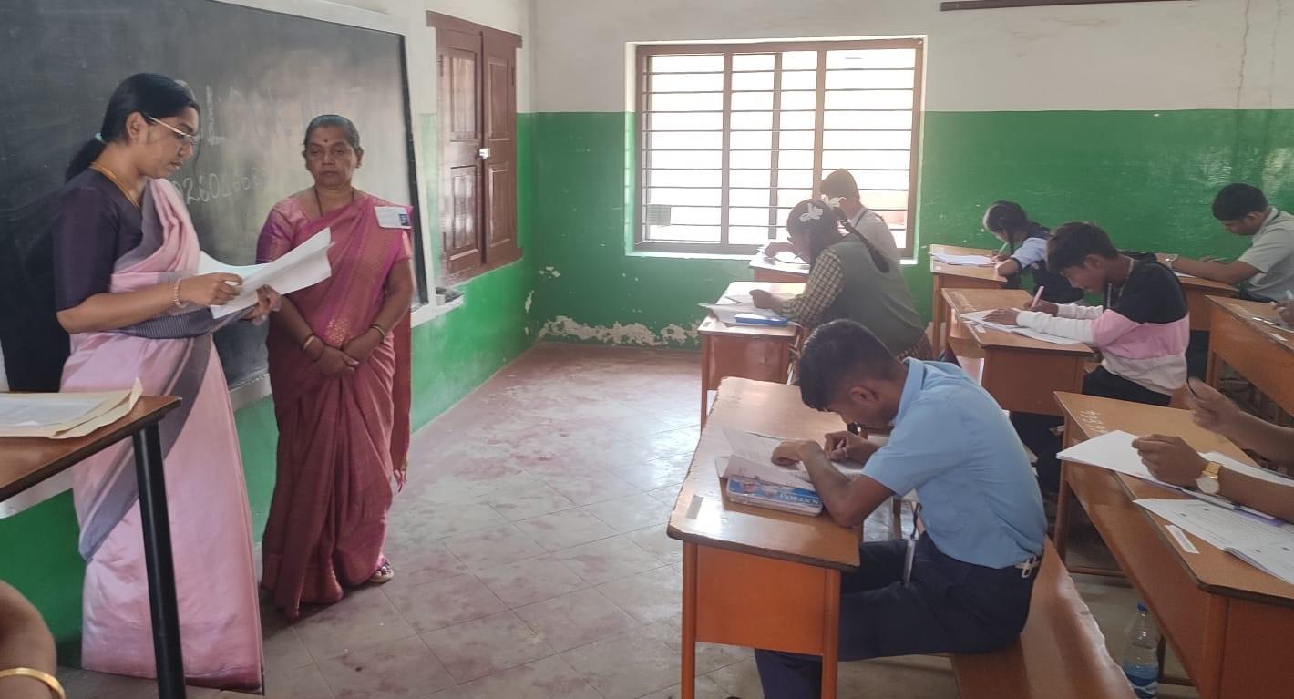 Karwar: DC visits SSLC examination centers to ensure smooth and transparent conduct