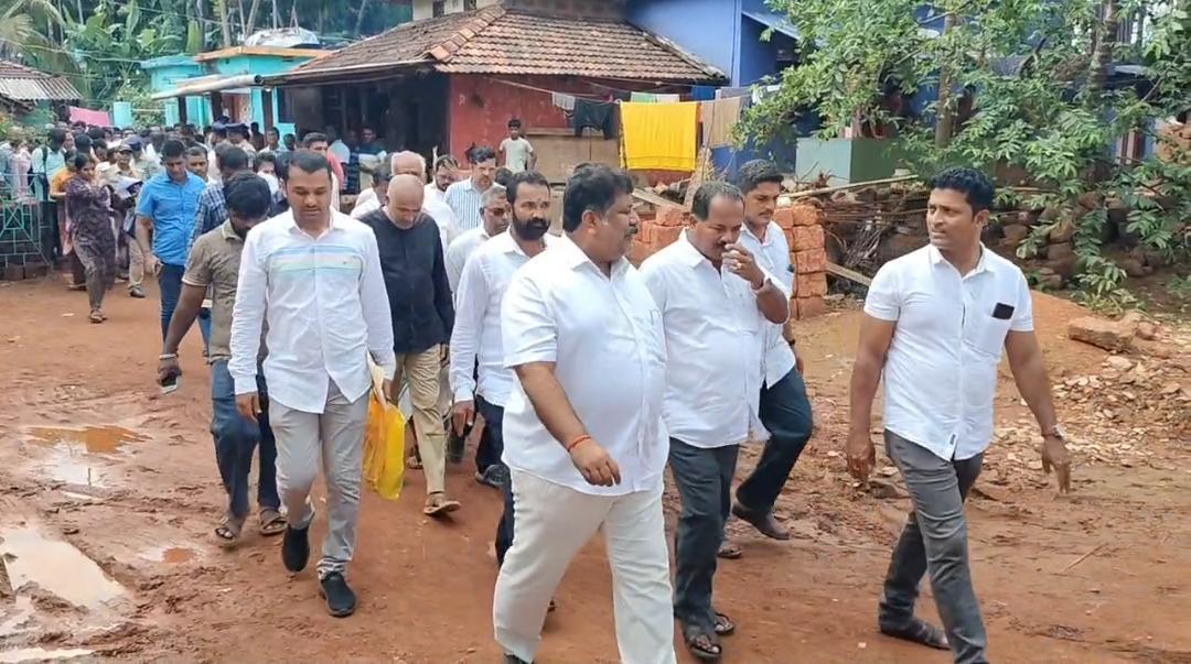 Bhatkal river tragedy: Karnataka minister visits homes of victims; distributes Rs 15 lakh compensation