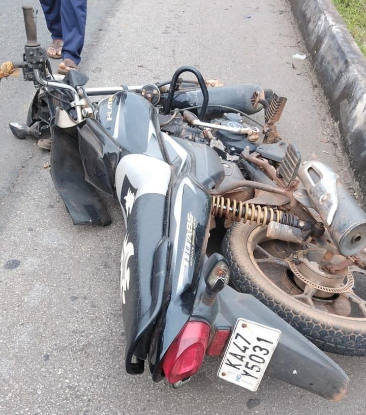 Bhatkal fisherman killed in Byndoor road accident, wife seriously injured