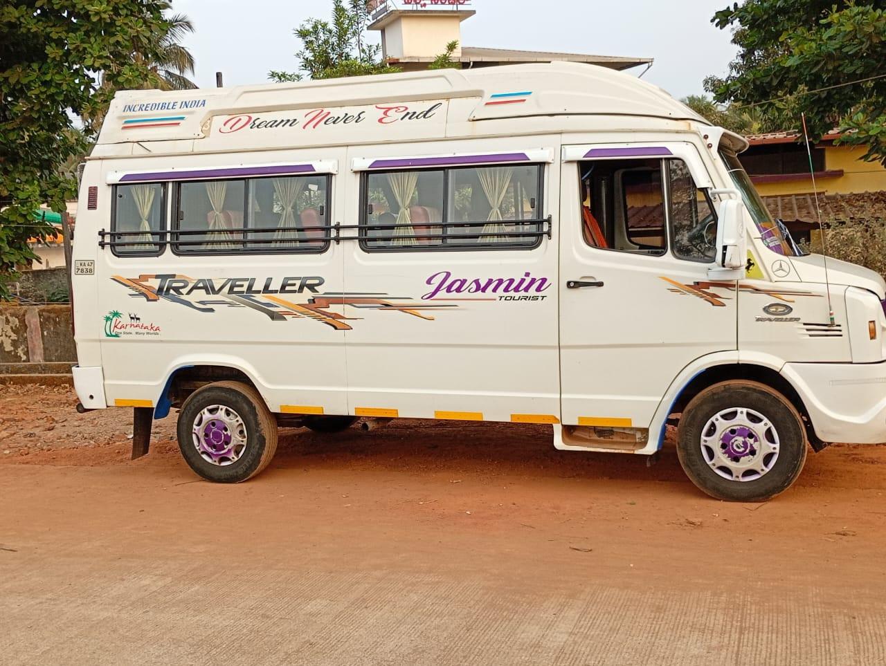 Tempo traveller parked along NH stolen in Bhatkal