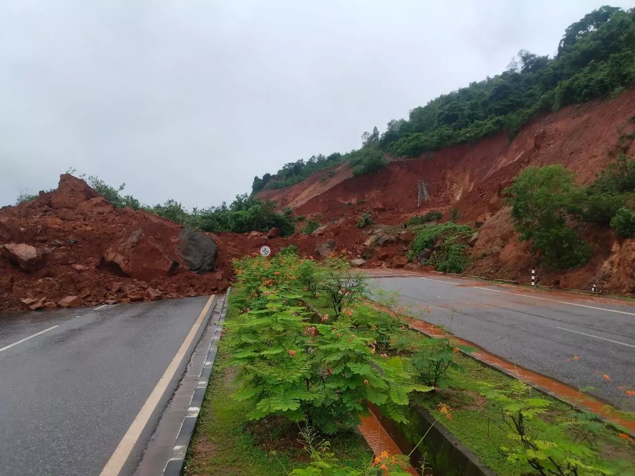 Heavy rains in Coastal Karnataka: landslide in Ankola Suspects 7 Dead, widespread flooding in multiple districts