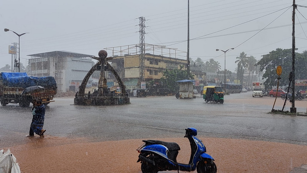 Coastal Karnataka hit by monsoon: heavy rains cause minimal disruption in Bhatkal