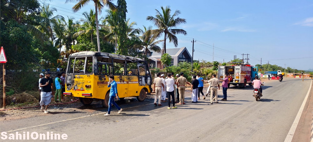 School tempo catches fire in Bhatkal; driver’s swift action saves all children