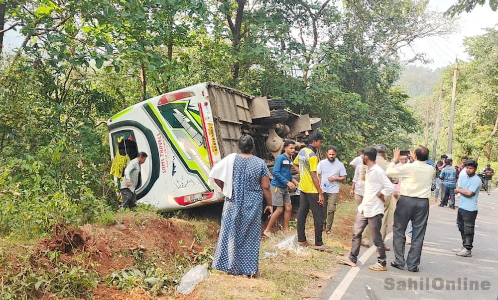 Dandeli: School bus overturns near Dandeli, 45 students injured