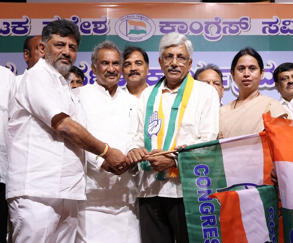 Jayaprakash Hegde, two former MLAs join Congress