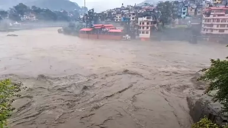 Monsoon havoc in Himachal: Over 260 roads blocked, 176 in Mandi district alone