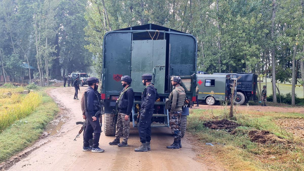 Exchange of fire begins between militants and forces in Kulgam, J&K