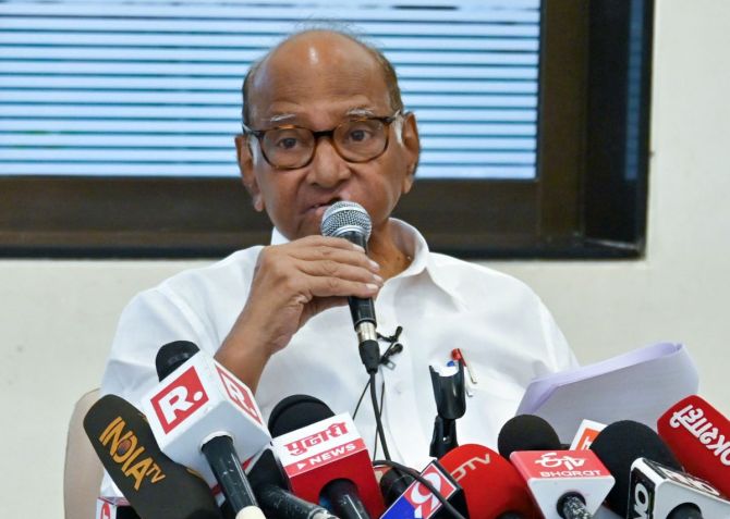 Sharad Pawar alleges police vehicles are being used to provide financial aid to ruling party candidates