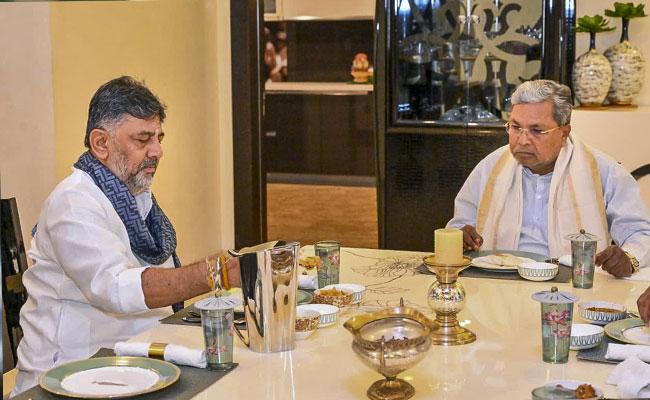 Siddaramaiah meets Shivakumar over breakfast, signals political unity